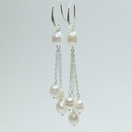 Pearl drop earring