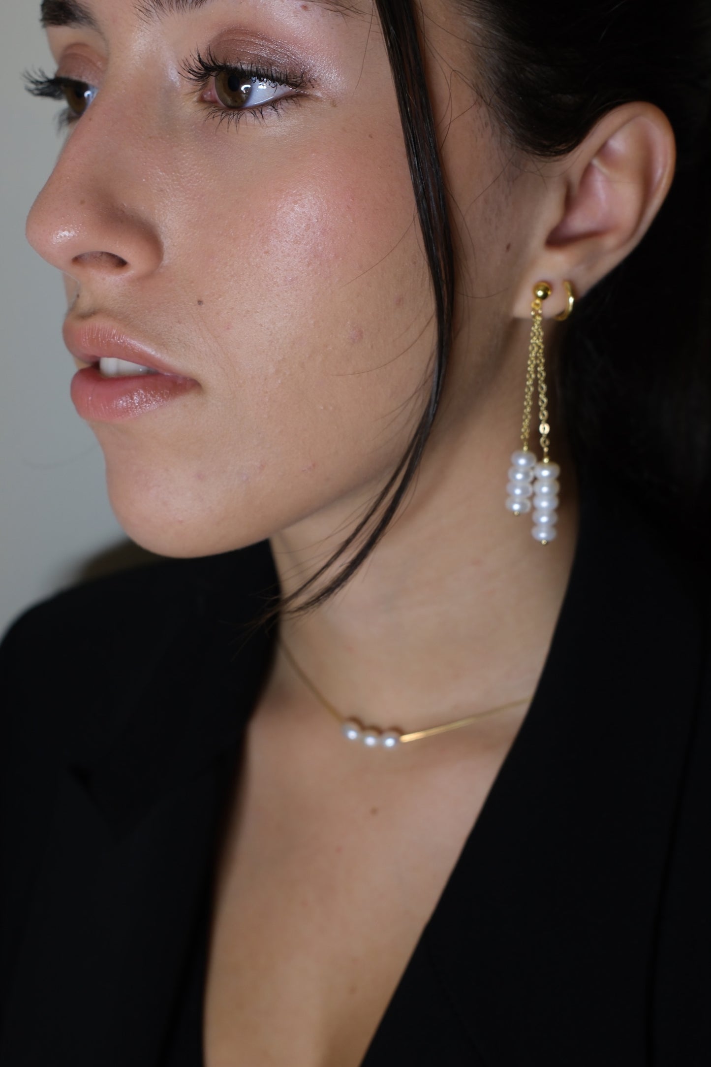 Long drop pearl earring