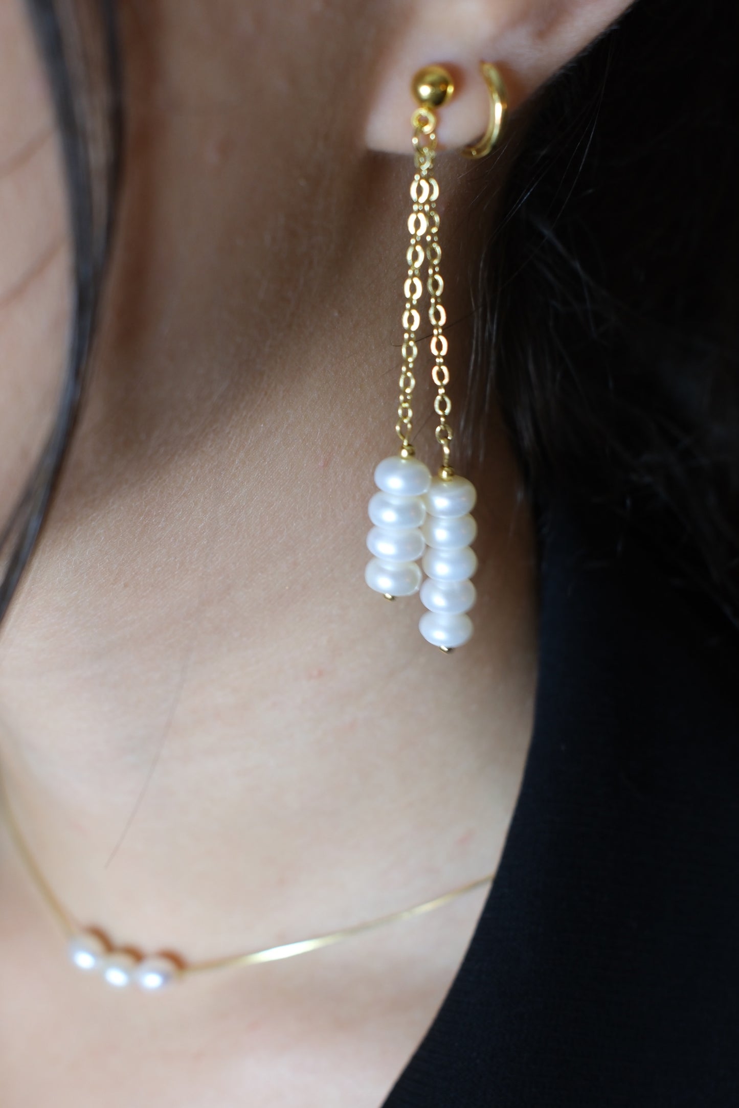 Long drop pearl earring