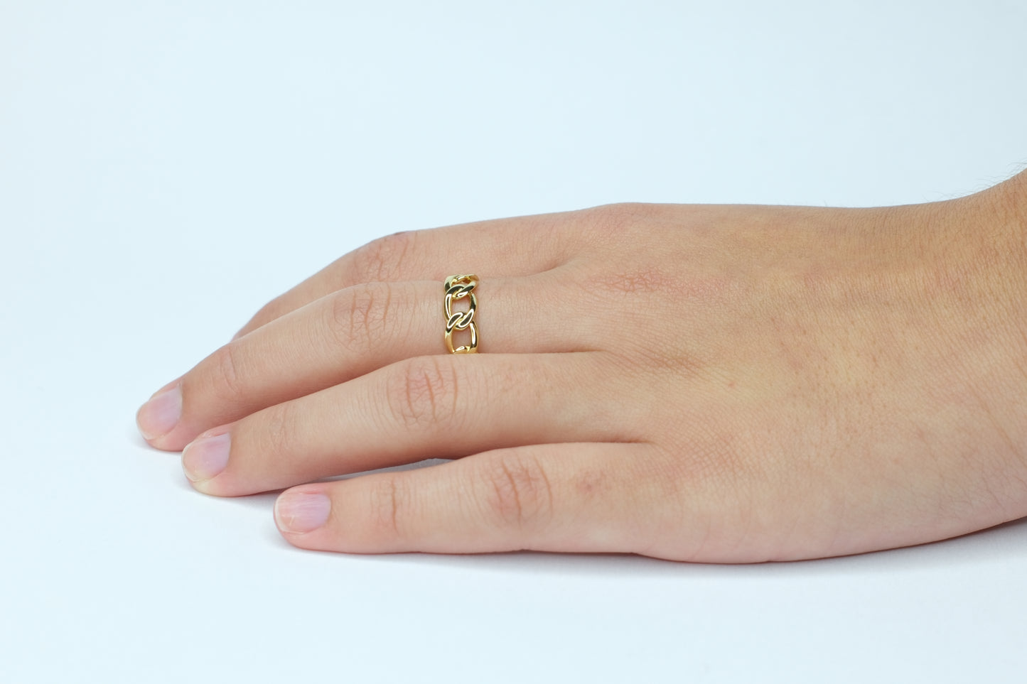 Adjustable linked ring