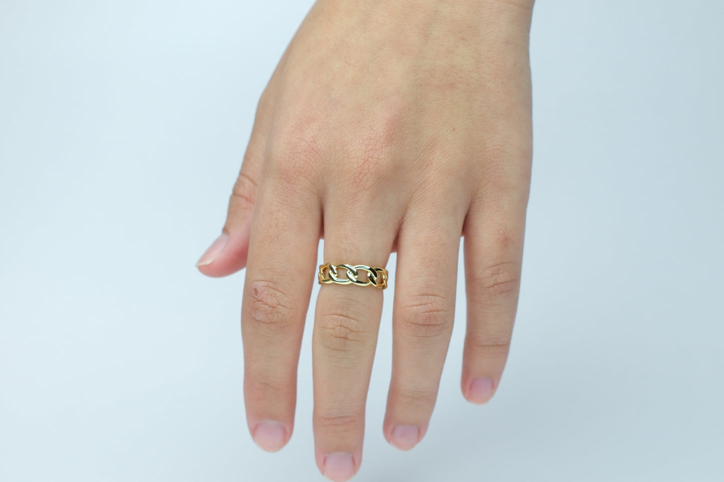 Adjustable linked ring