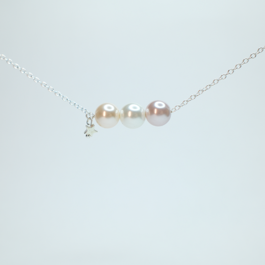 Tricolor pearl necklace