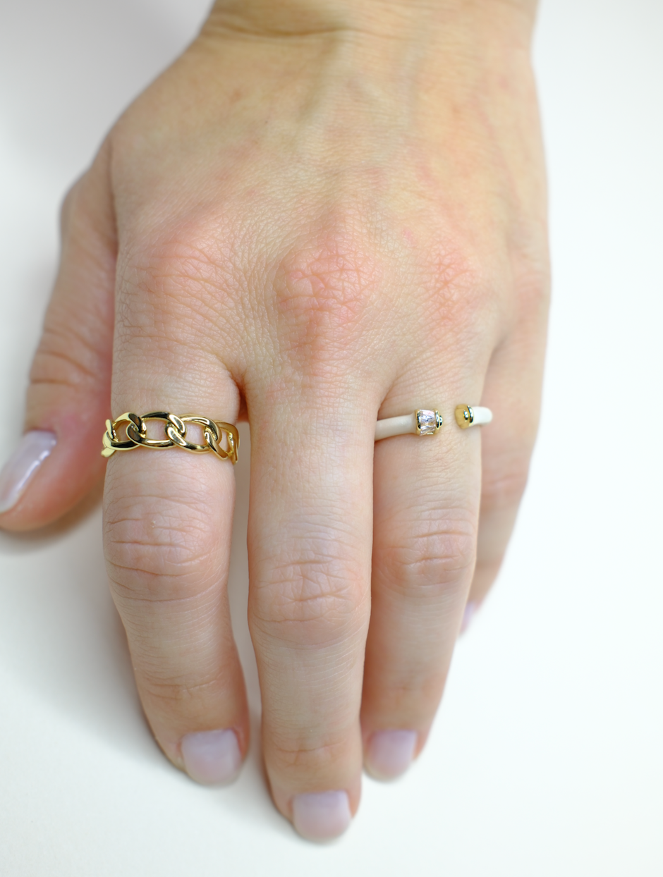 Adjustable linked ring