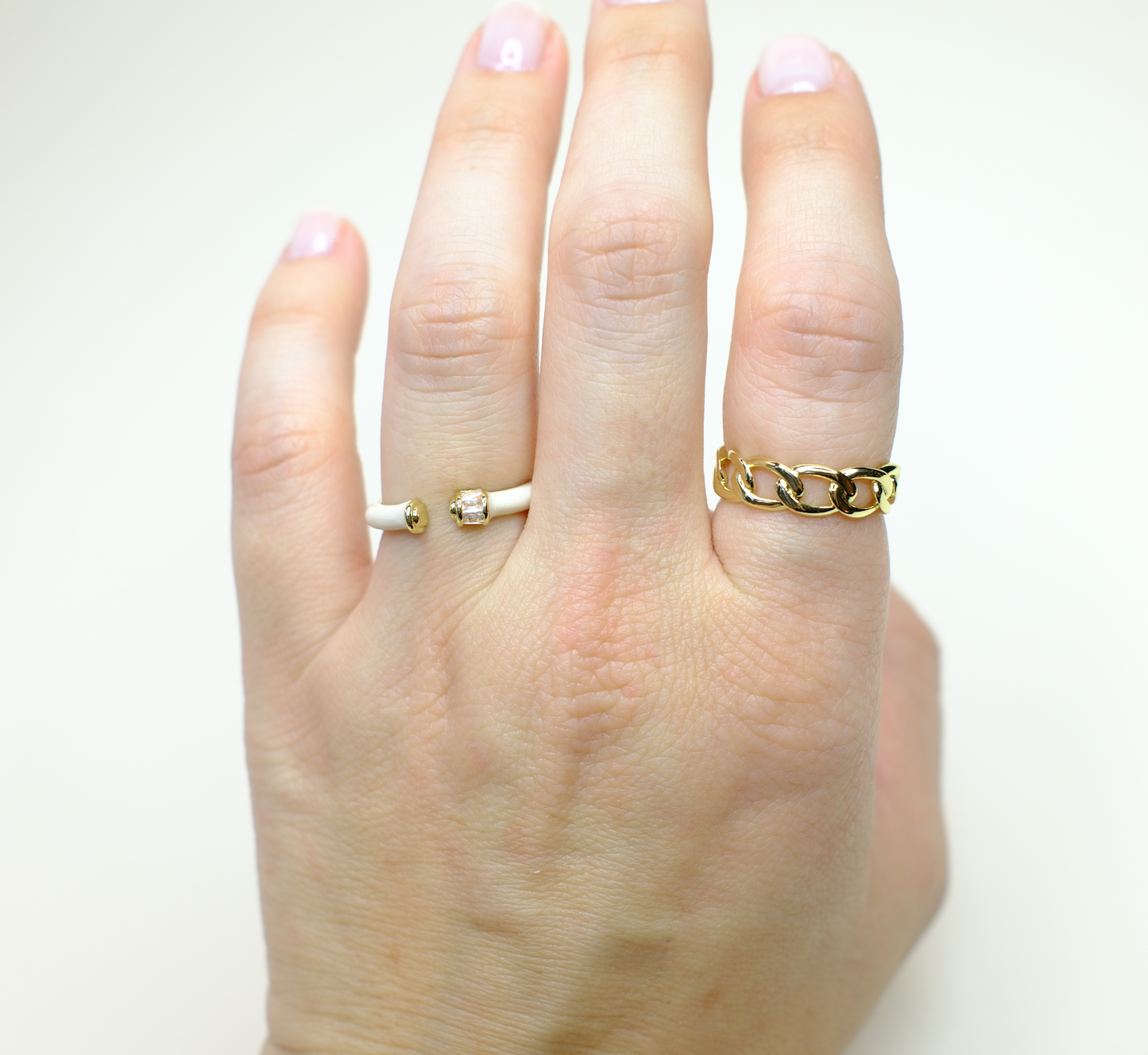 Adjustable linked ring